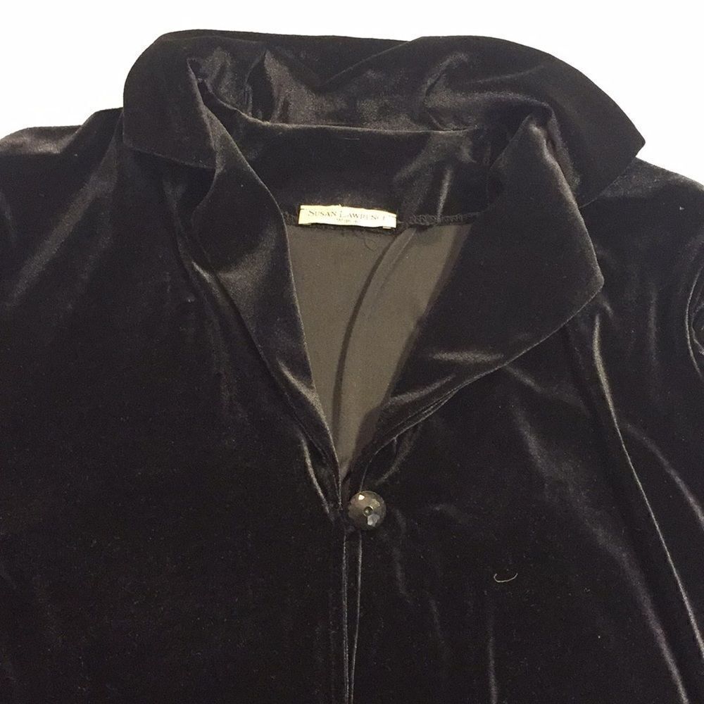 VINTAGE BLACK Velvet Robe  Large, Susan Lawrence, Pit to Pit 23”Preworn - Picture 5 of 14